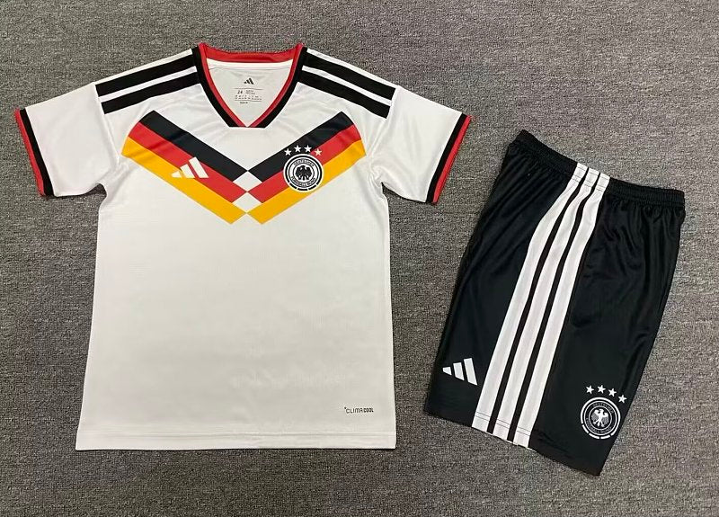 26 German home children's clothing 16-28