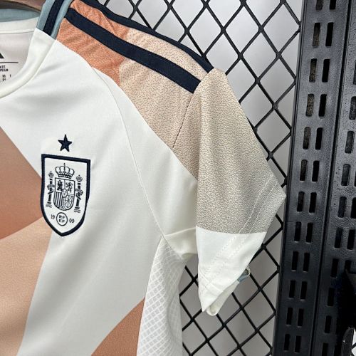 Spain 2025/26 Away Kids Kit