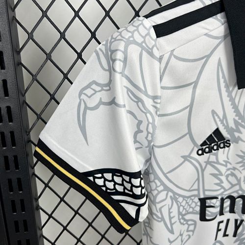 Real Madrid 2022/23 Dragon Kids Kit