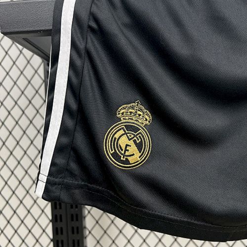 Real Madrid 2022/23 Dragon Kids Kit